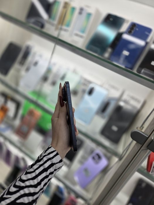 Humor GSM oferă spre vânzare / iPhone 15 Pro Max / 256 GB / Blue / Baterie 86% / Garanție 12 luni / Rate
