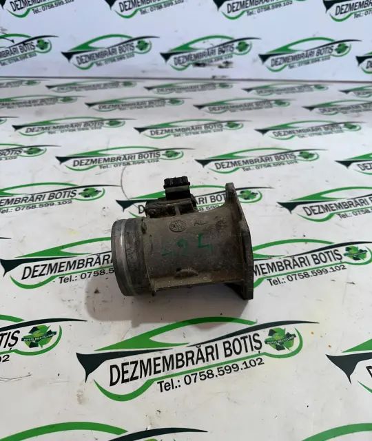 Debitmetru aer 037 906 461B Audi A4 1996 1.6 MT (101 hp)