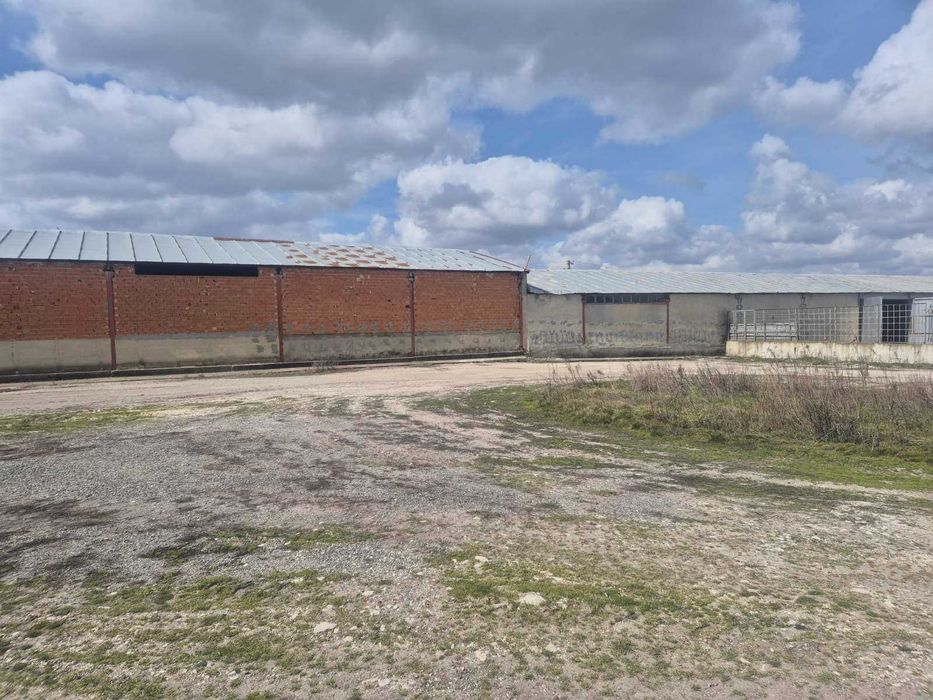 Дава се под наем Склад в Добрич, Автогара - 780 кв.м за 174557.7 € - Снимка #4