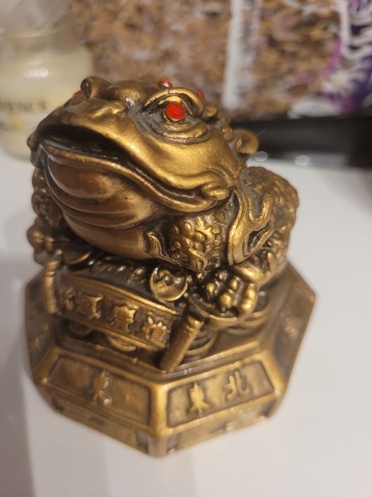 Продам сувенир лягушка