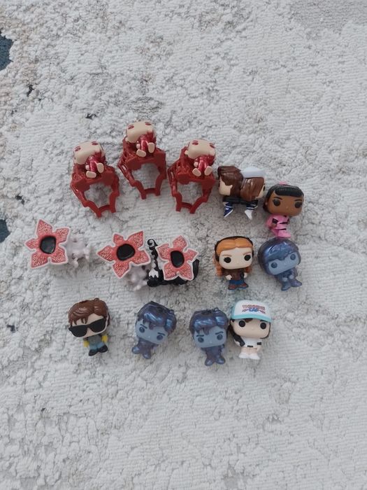 Фигурки очень странные дела