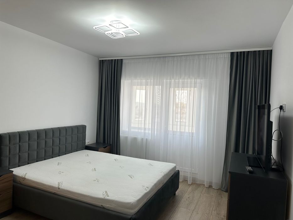 Închiriez apartament  2 camere zona Piața Traian