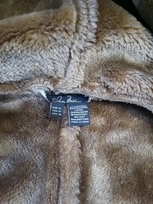 Продавам дамски кожух