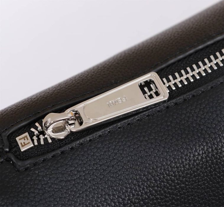 Мъжка кожена чанта Fendi