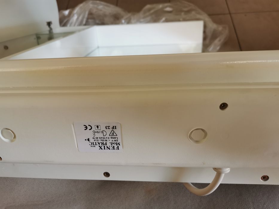 Dulap baie cu oglinda, iluminare si polita, 1 usa, dreapta Arthema