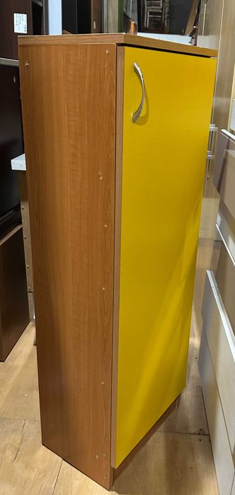 Mic Dulap tip Soldat cu usa si rafturi; Dulap cu spatii de depozitare