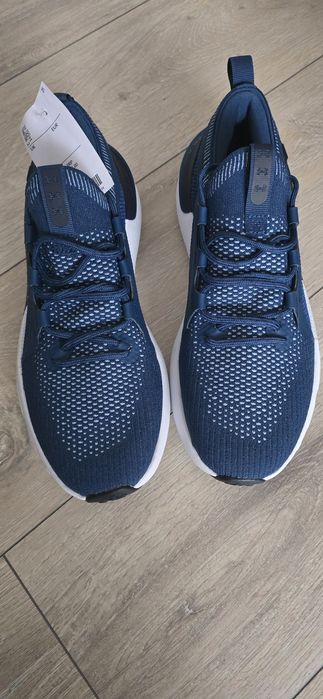 Under Armour  чисто нови с етикет.