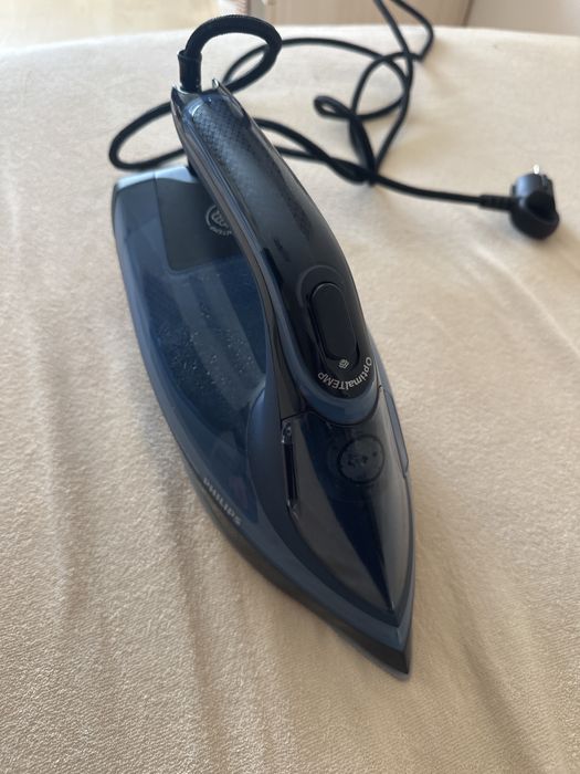 Philips Azur 8000 Series – Парна ютия | Почти нова с оставаща гаранция