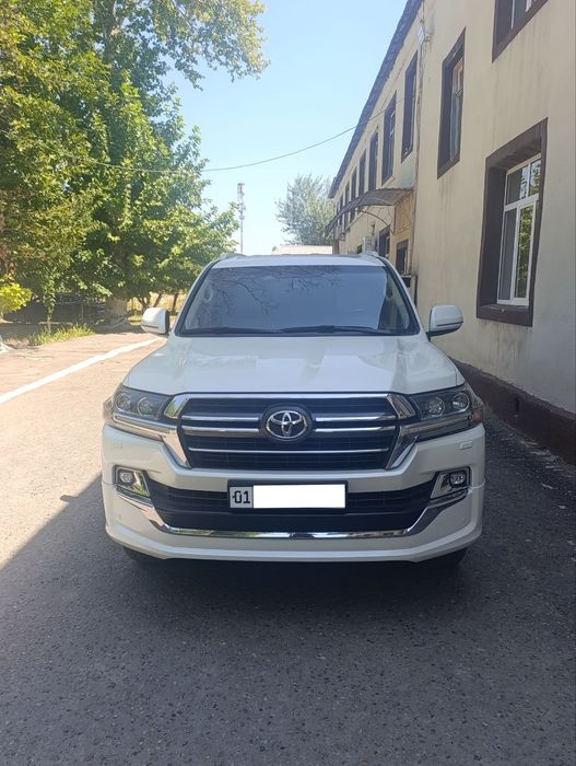 TOYOTA Land cruiser 200