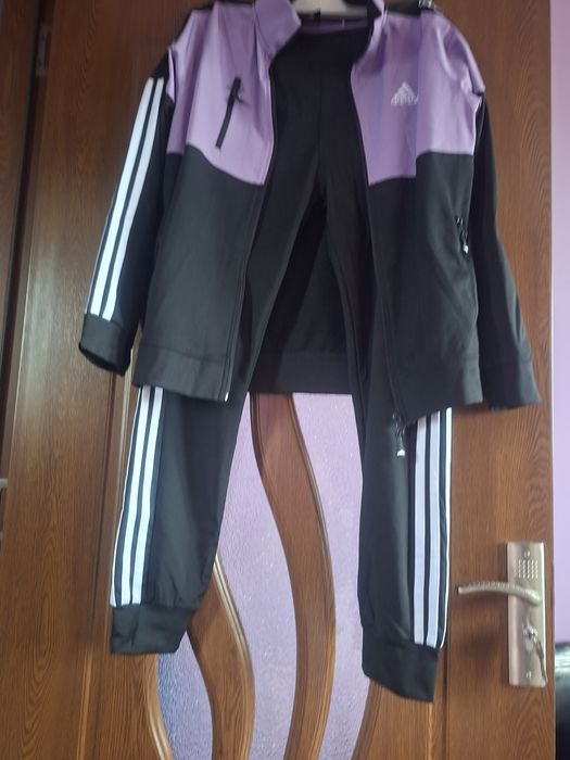 Vând Trening Damă Adidas Mărimea XL Turcia