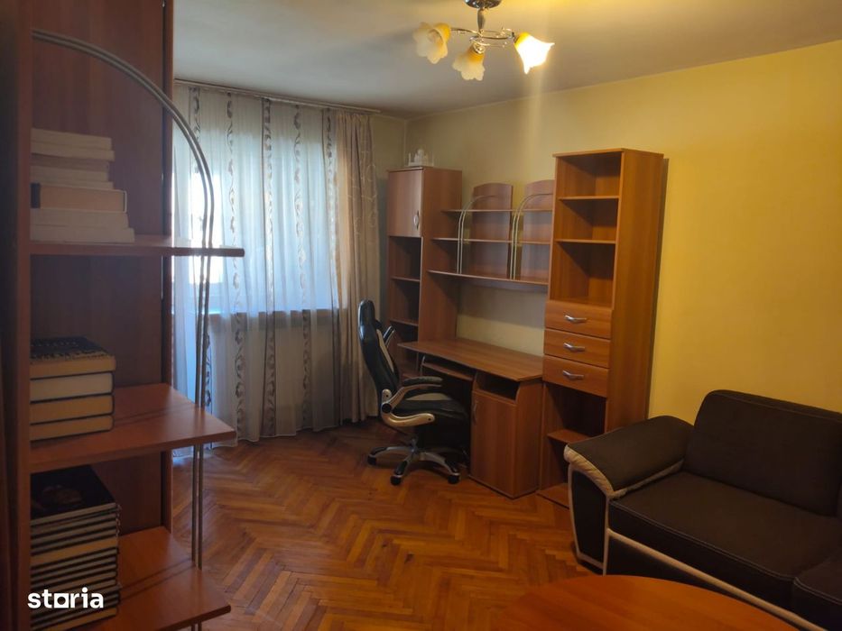 Vânzare apartament 3 camere str.Victoriei