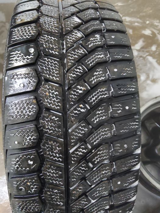 Продаю запаску  на 16