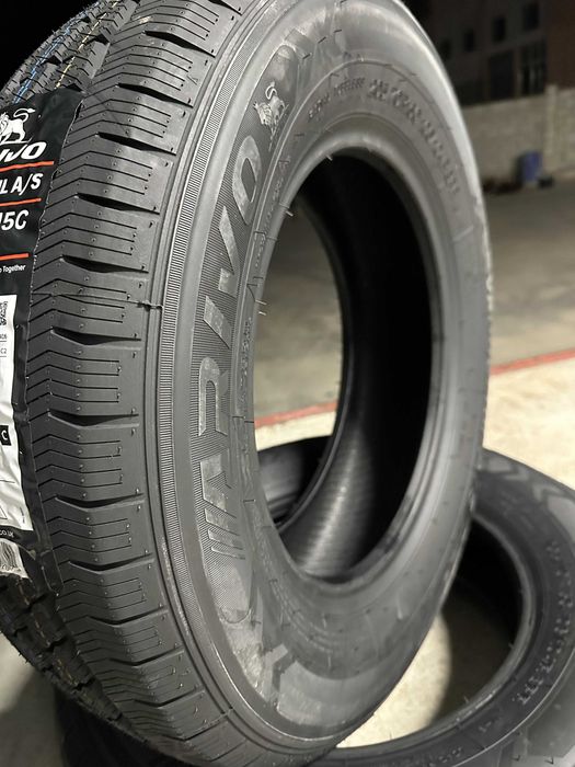 Нови Всесезонни Бусови Гуми Arivo Vanderful A/S 205/70R15C Нов Dot