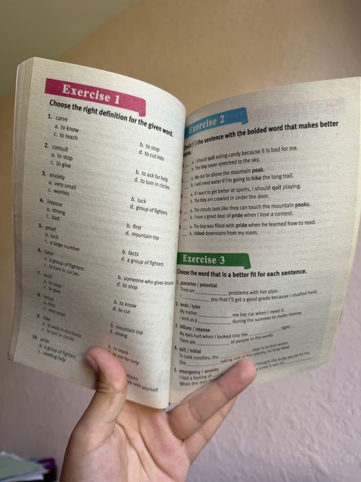 Книга. Essential English words, Uzbek translations