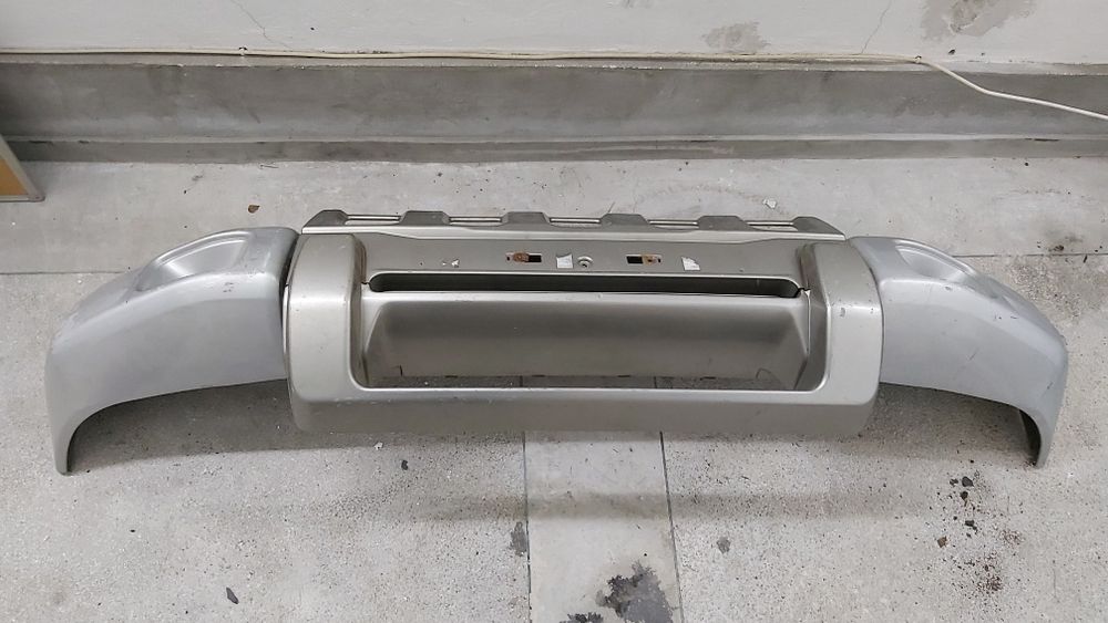 Bara fata Mitsubishi Pajero MK2 - versiunea cu aripi bombate