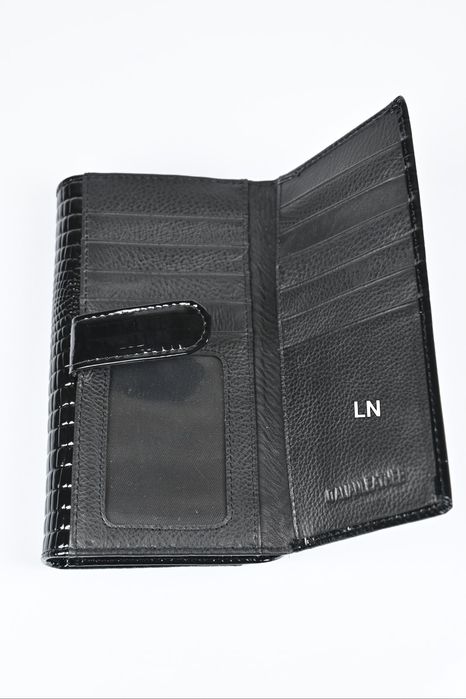 Дамско портмоне от естествена кожа лак