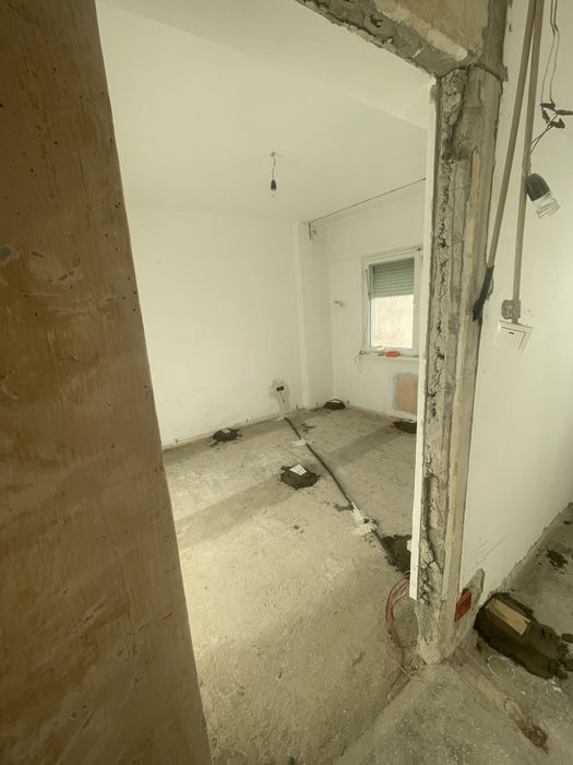 Vand apartamnet 4 camera