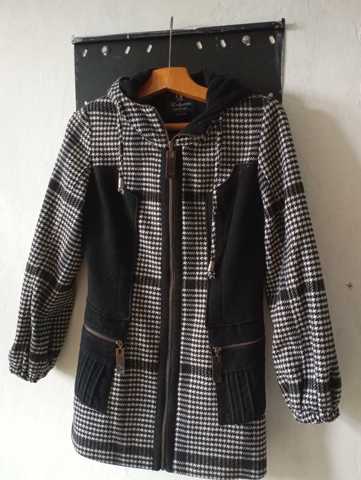 Продам детские куртки для девочки