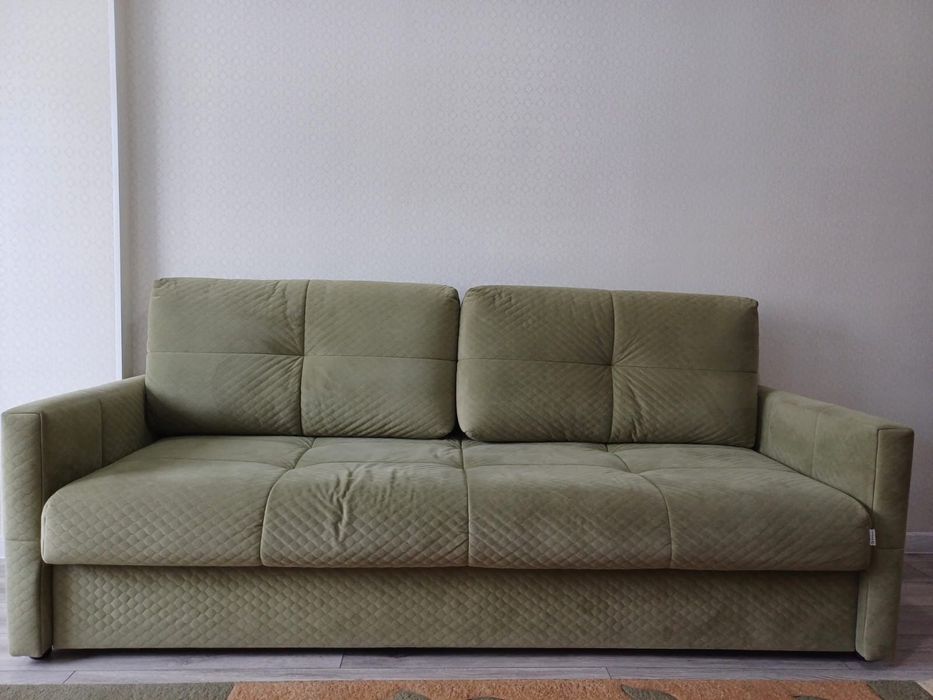 Диван с тумбочкой