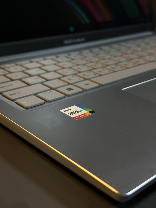 Kuchli Noutbuk Asus Vivobook