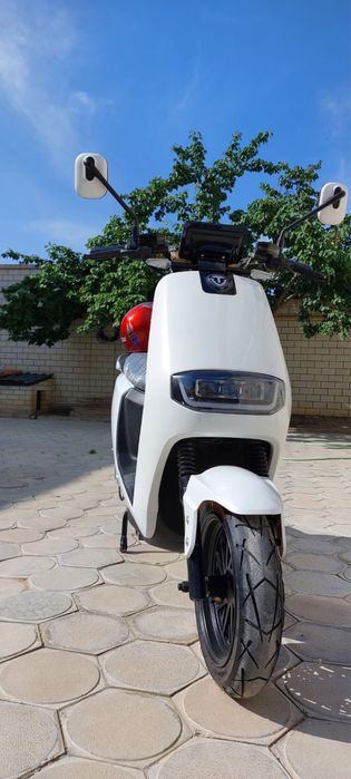 Продаеться электрическый мопед
