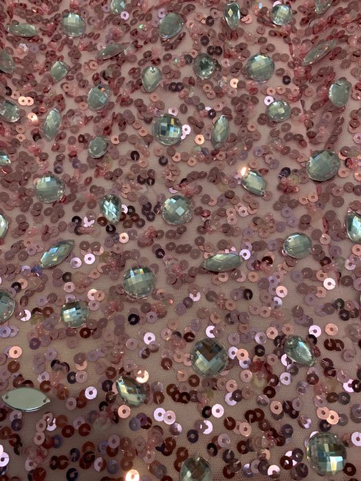 Rochie de seară cu pietre și paiete