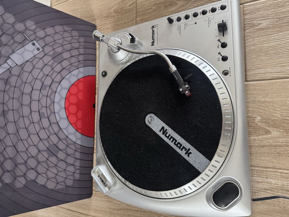 Pick up Numark TTI