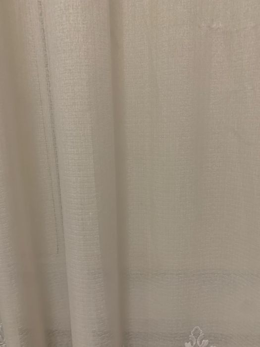 Perdea cu broderie