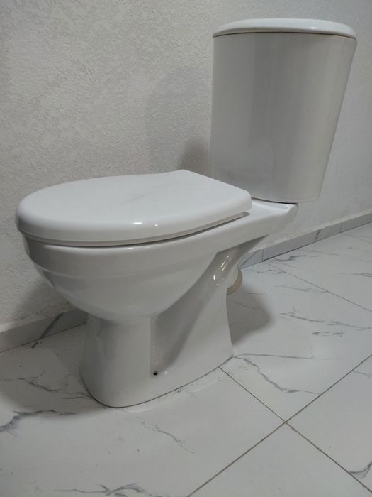 Унитаз (в отличном состоянии)