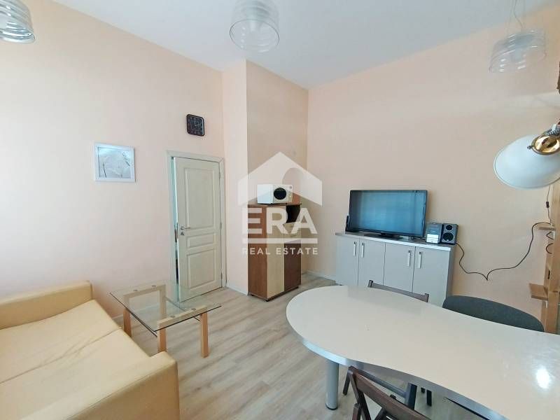 Продава се Двустаен апартамент в Поморие - 45 кв.м за 820 €/кв.м - Снимка #2