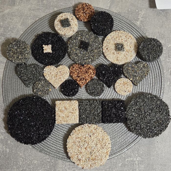 Praf de marmura si mozaic alb rosiatic negru gri  tencuiala decorativă