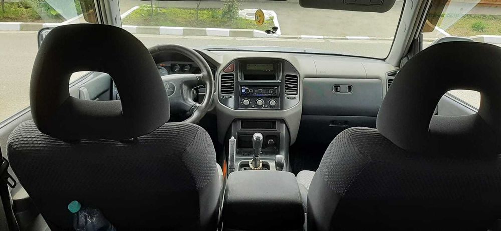 Vand Mitsubishi Pajero | 5 locuri 2004 | Autoutilitara | Proprietar