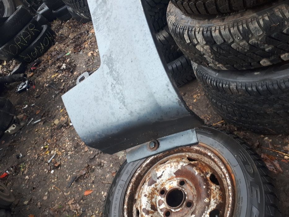 Vand aripa dreapta fiat punto gri sobolan modeul in 2 usi