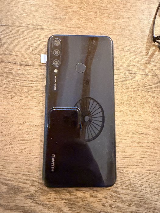 HUAWEI  Y6p много запазен