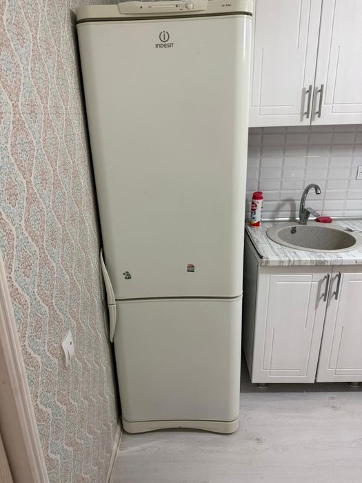 Продам Холодильник б/у