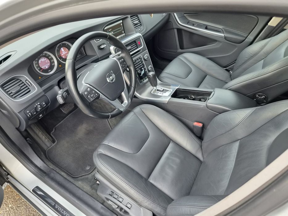 VOLVO S60 2010 — imagine 5