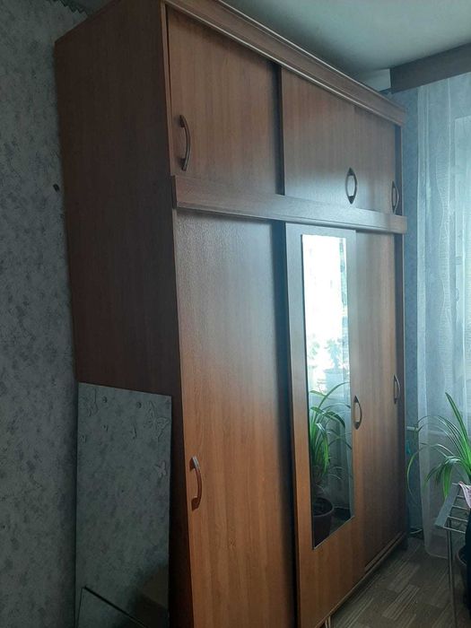 Шкаф купе с зеркалом