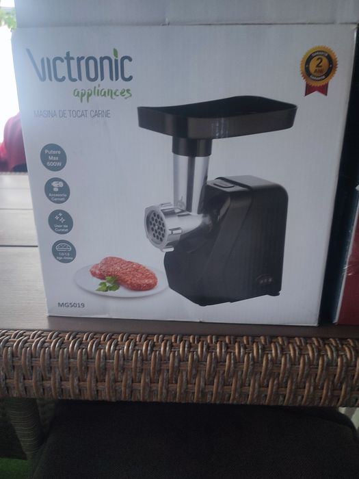 Mașină de tocat carne Victronic 600 W