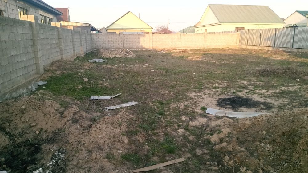 Продается дом+времянка.