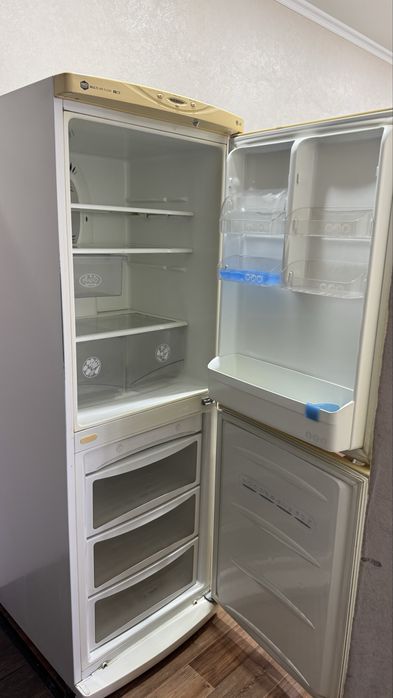 Холодильник б/у белый