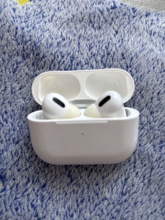 Продам наушники Airpods
