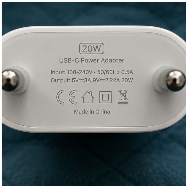 Зарядный блок USB-C 20W для iPhone, новый