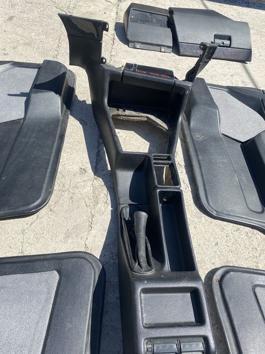 Обшивки дверные карты на bmw е 34 ресталинг