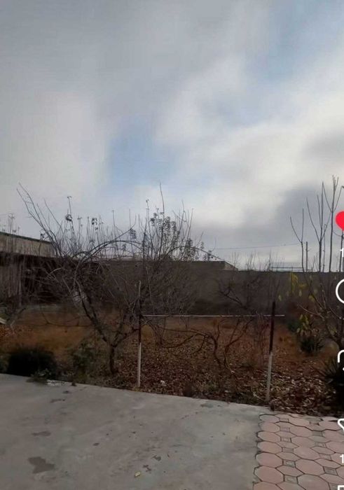 3 хонали, 9,3 сотикдан иборат булган  ховли сотувда