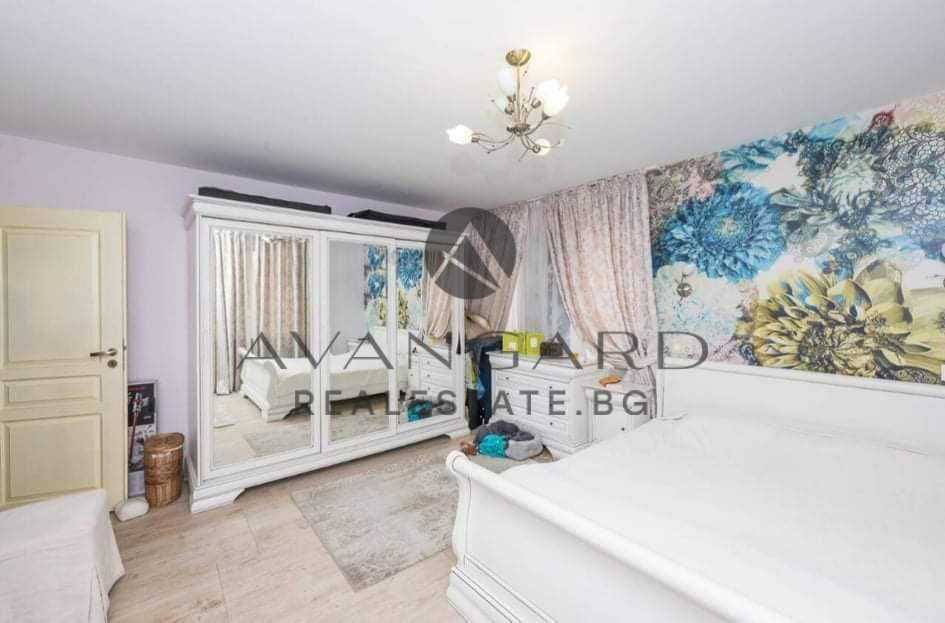 Продава се Тристаен апартамент в Пловдив, Остромила - 168 кв.м за 1399 €/кв.м - Снимка #4