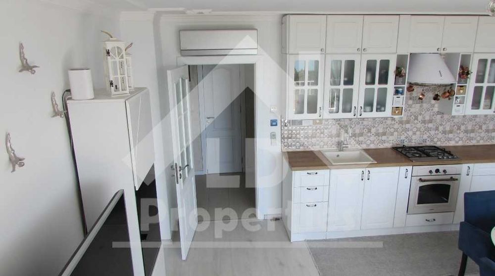 Дава се под наем Тристаен апартамент в к.к. Златни пясъци - 100 кв.м за 700 € - Снимка #4