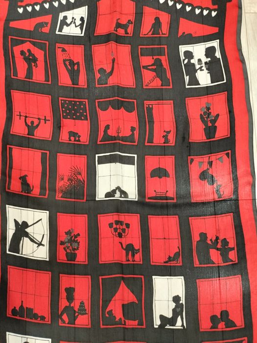 Шарф от Moschino