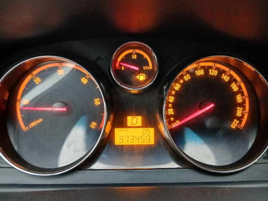 De vanzare Opel antara 2.0