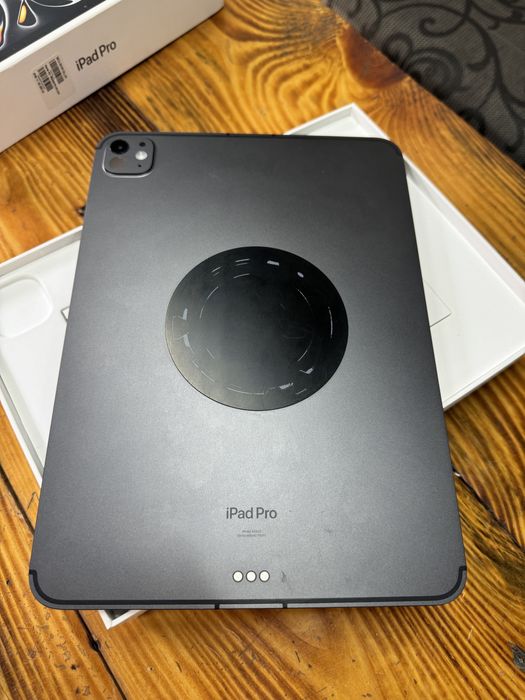 Продаётся Ipad M4 pro 256gb