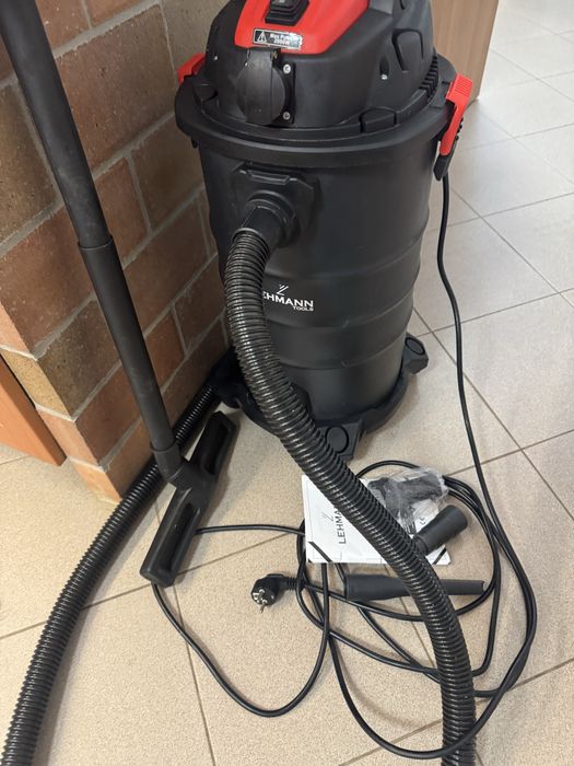 Aspiratorul multifunctional Lehmann Dace XL 30L